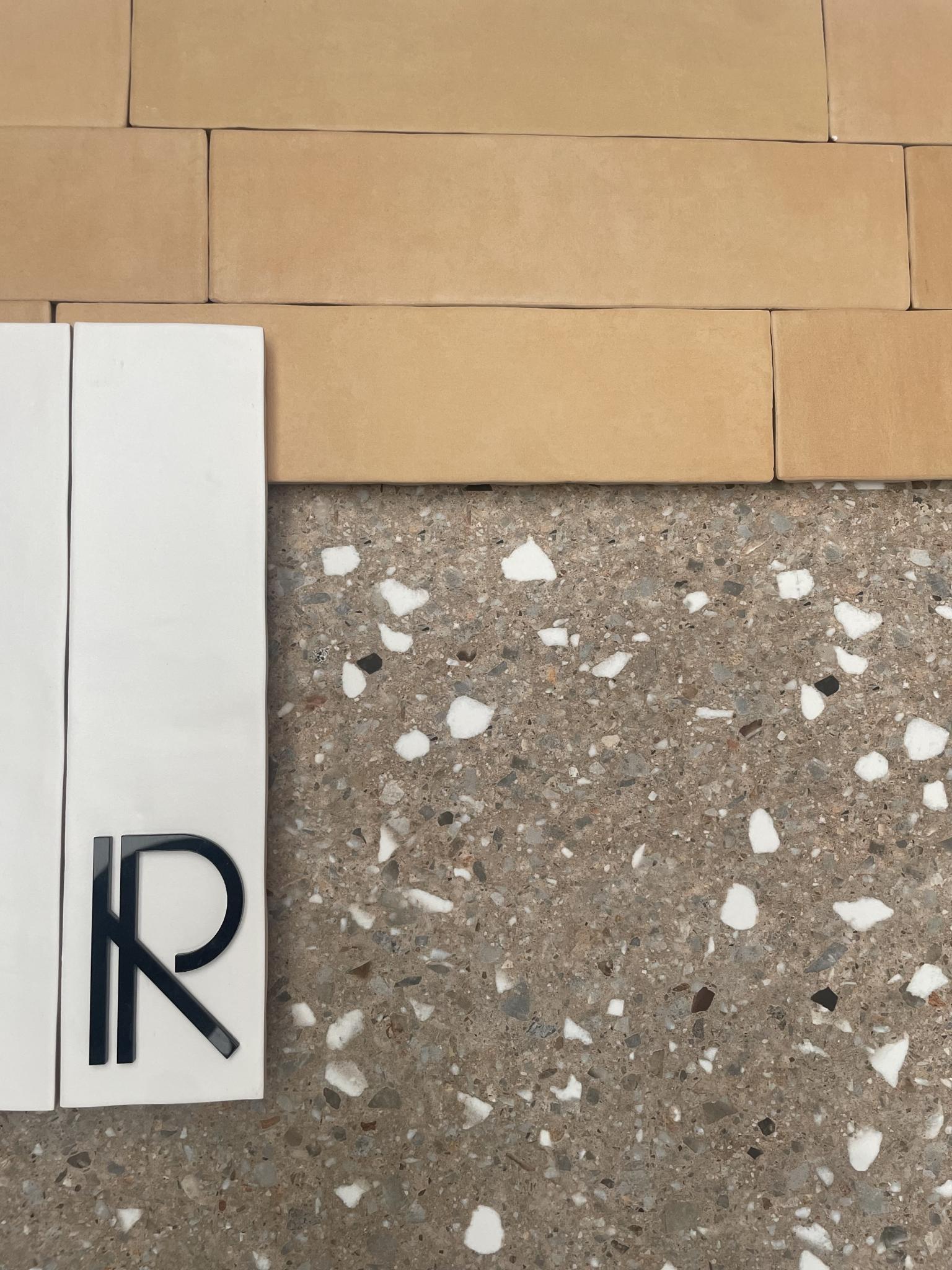 Revoir Paris Re-Bel Taupe 100x100 cm Terrazzo-Optik R10     