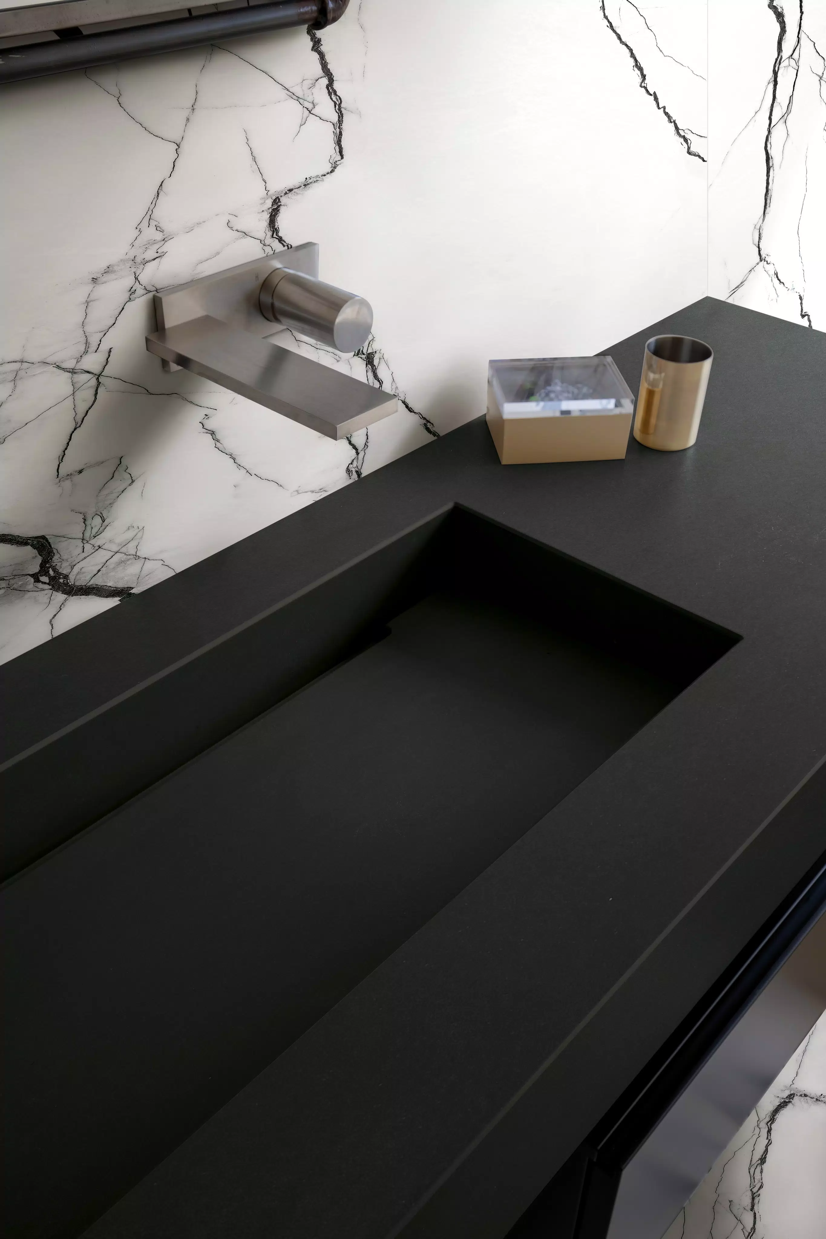 Florim B&W_Marble Black Matte 120x120x0,6 cm Feinsteinzeug R9 Magnum 
