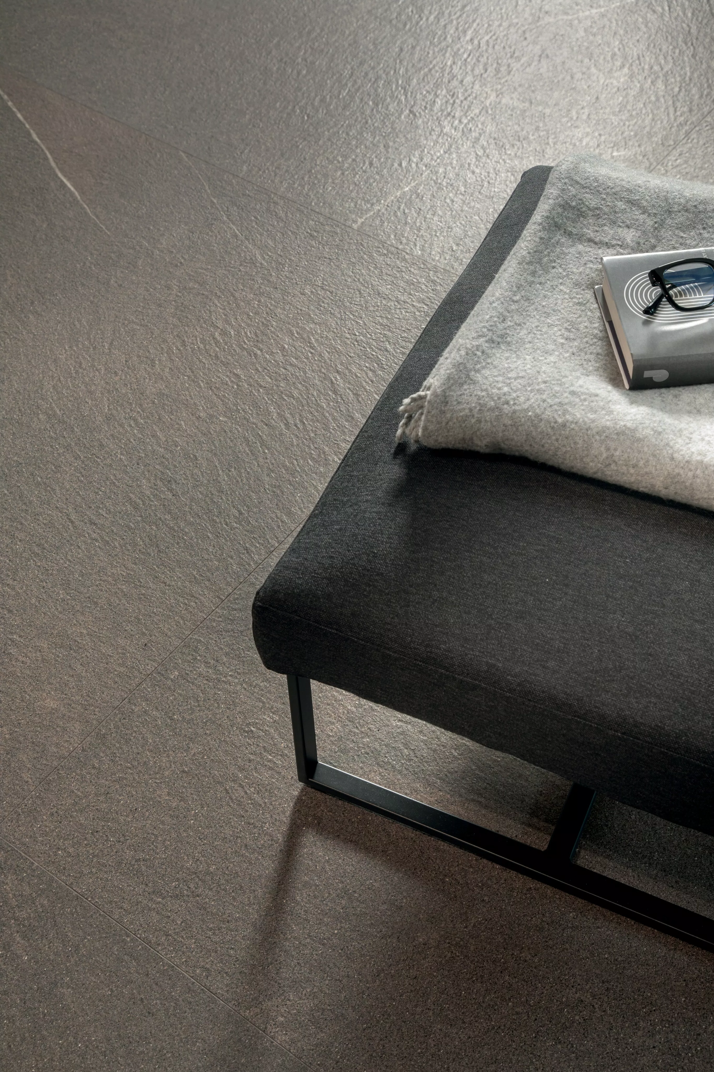 Florim Coretech Flame Dark 120X120x0,9 cm Feinsteinzeug Grip R11