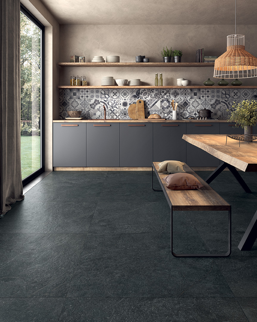 Castelvetro Pietra Antica Black 100x100 cm Naturale R10B Feinsteinzeug        