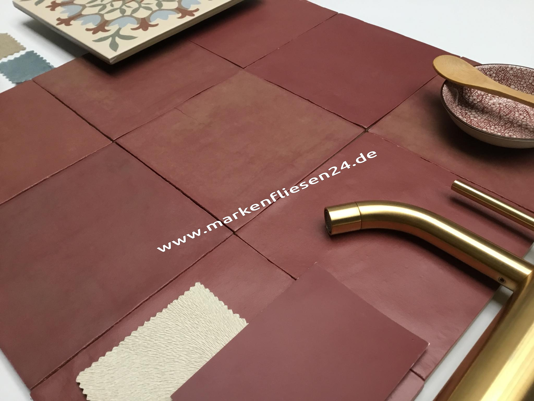 Revoir Paris Atelier Wall & Floor 14x14 cm bordeaux mat