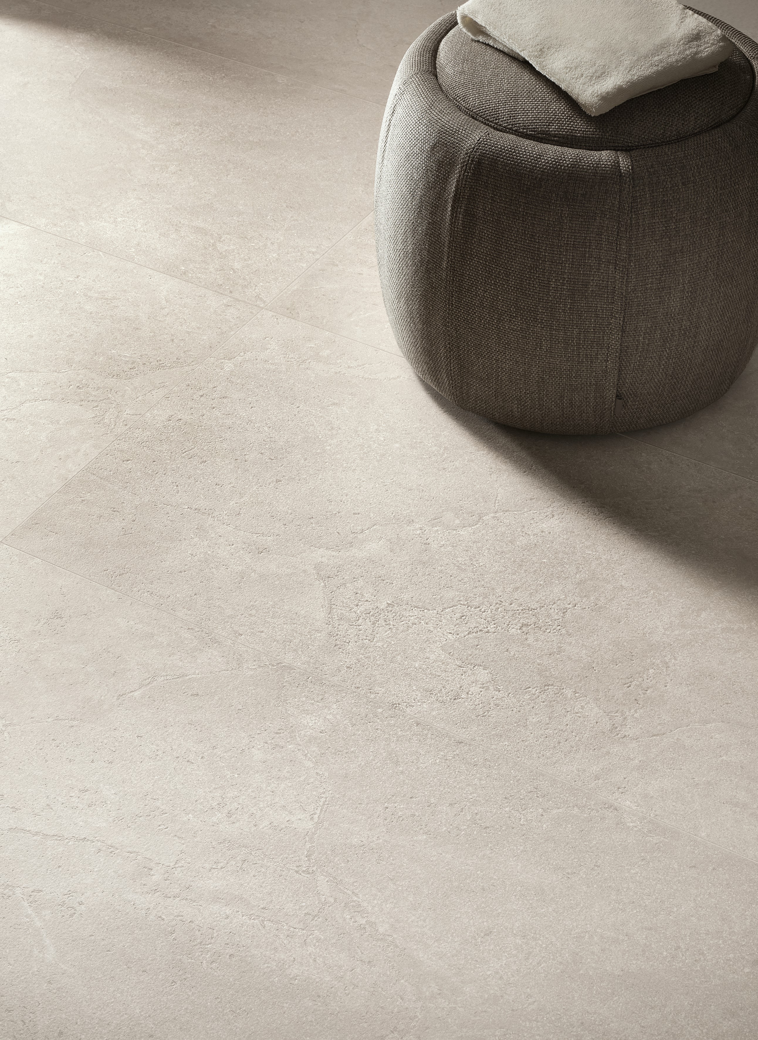 Ergon Matera Stone Neutra Greige 60x60x0,9 cm Silktech R10B rektifiziert