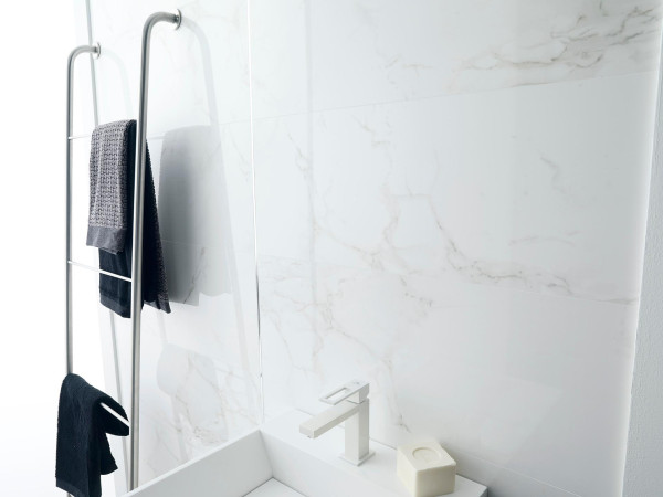 Porcelanosa Màrmol Carrara Blanco 33,3x100 cm Wandfliese rektifiziert